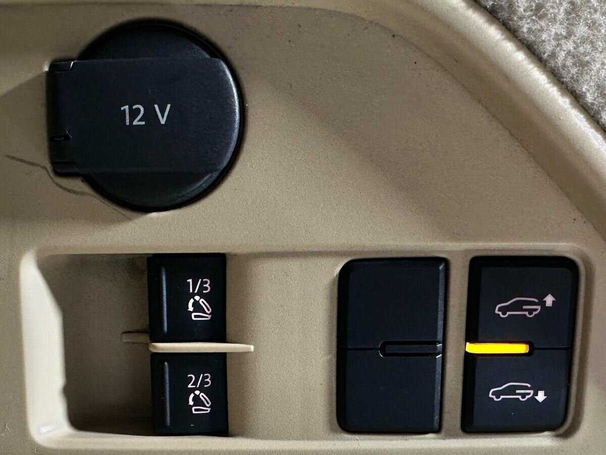 Б/У Фольксваген Туарег 2010 года. Фото: #18