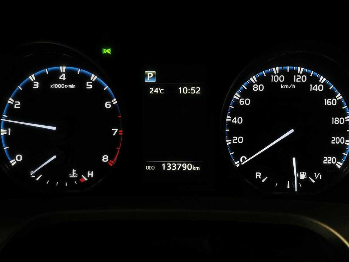 Б/У Тойота Рав4 2018 года. Фото: #14