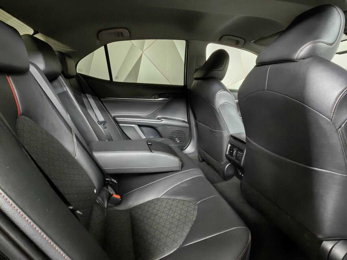 Б/У Тойота Камри 2021 года. Фото: #11