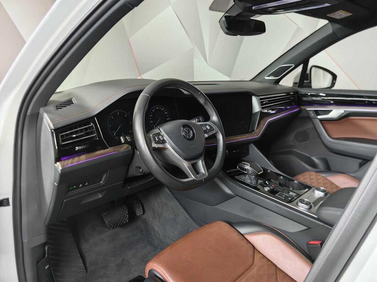 Б/У Фольксваген Туарег 2019 года. Фото: #13