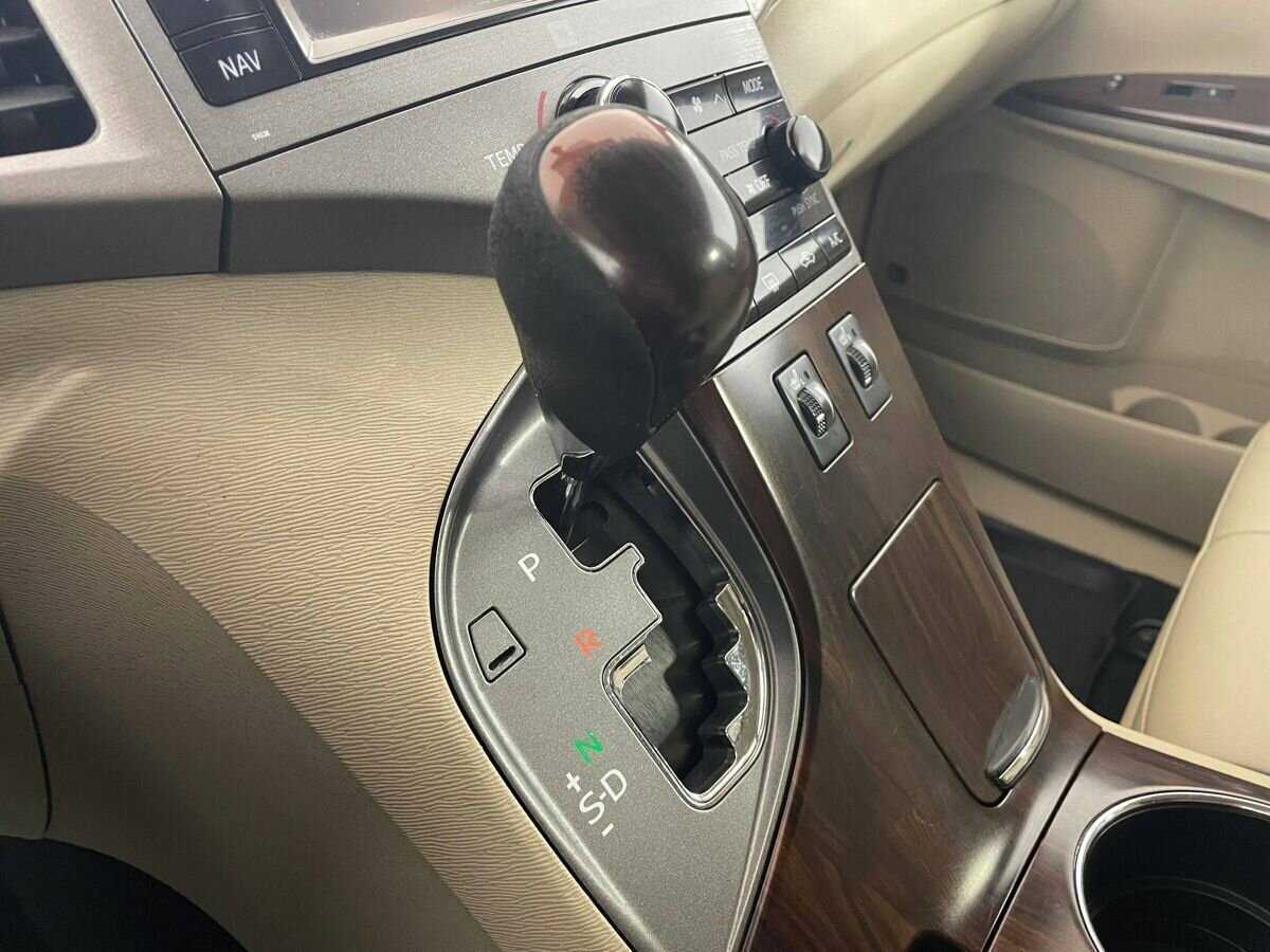 Б/У Тойота Венза 2013 года. Фото: #12