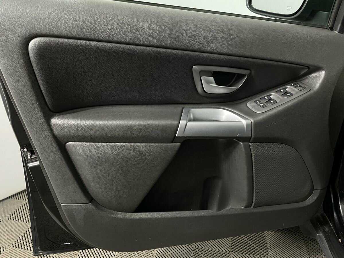 Б/У Вольво ИксЦ90 2003 года. Фото: #6