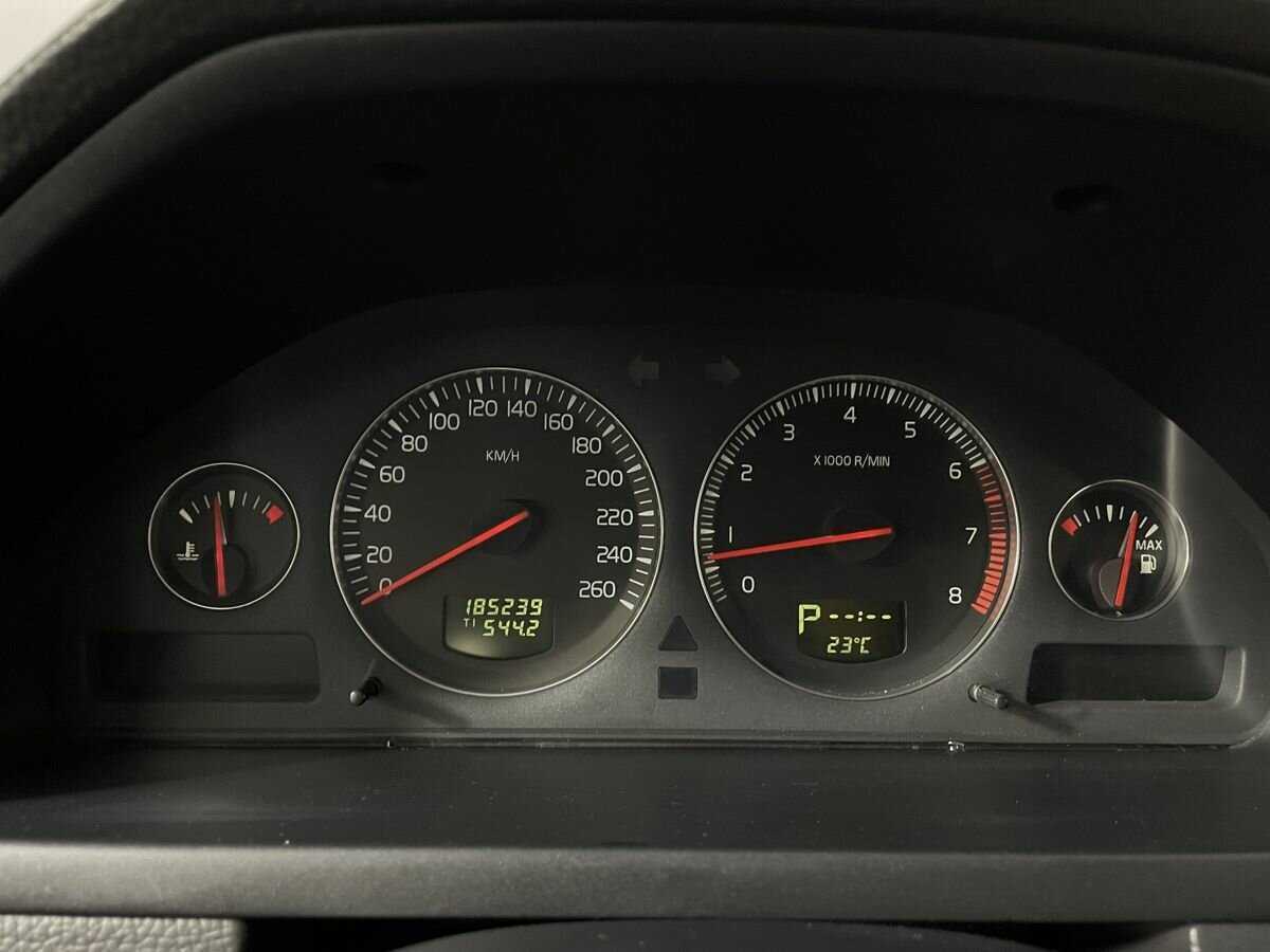 Б/У Вольво ИксЦ90 2003 года. Фото: #9