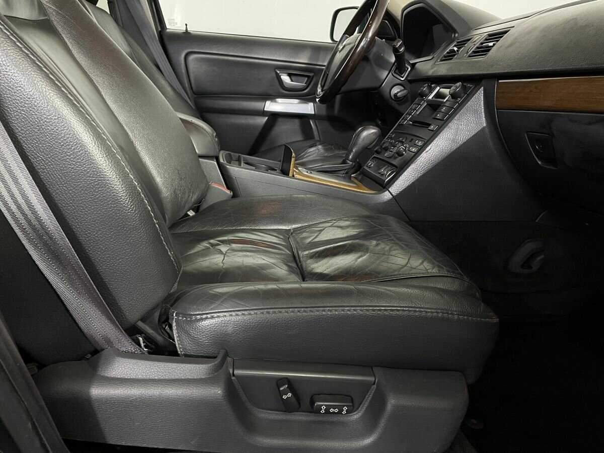 Б/У Вольво ИксЦ90 2003 года. Фото: #12