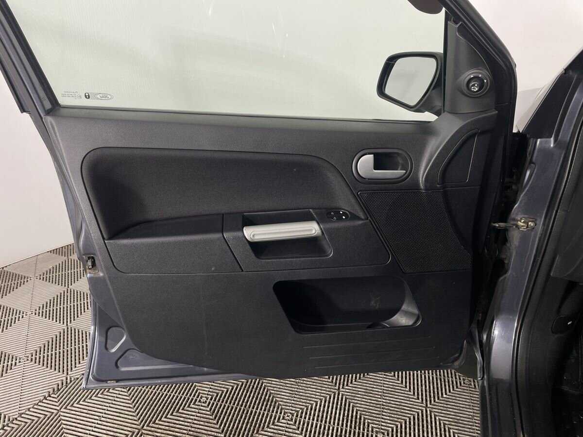 Б/У Форд Фьюжн 2006 года. Фото: #7