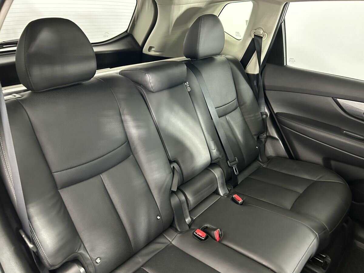 Б/У Ниссан Икс-Трейл 2017 года. Фото: #13