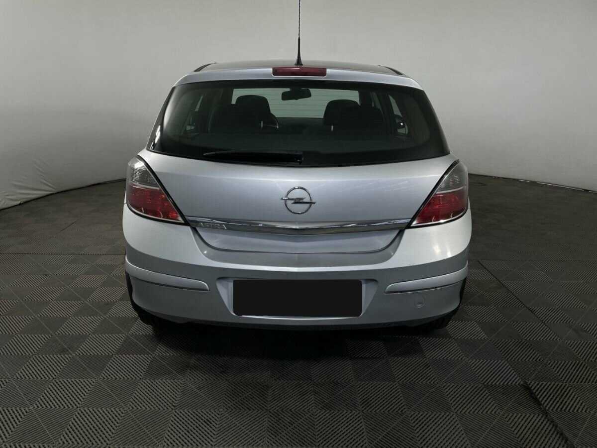 Б/У Опель Астра 2010 года. Фото: #2