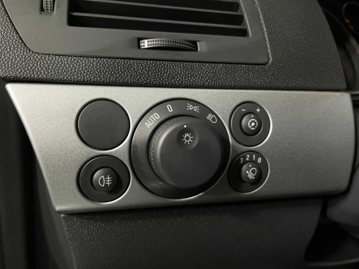 Б/У Опель Астра 2010 года. Фото: #8