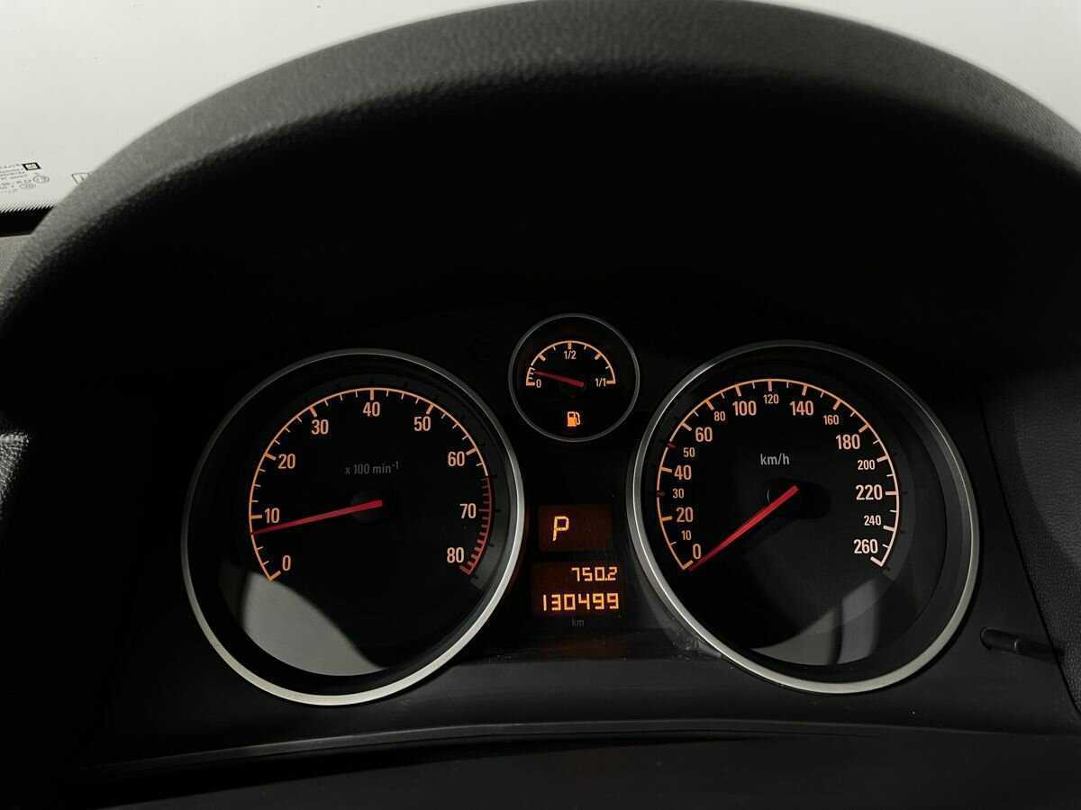 Б/У Опель Астра 2010 года. Фото: #10