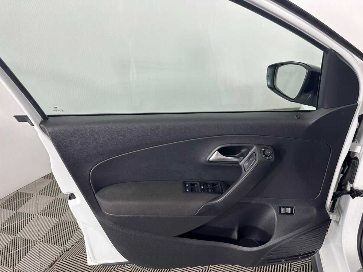 Б/У Фольксваген Поло 2018 года. Фото: #7