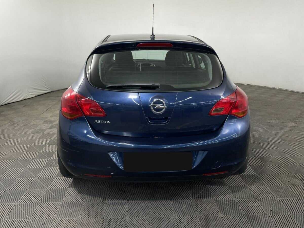 Б/У Опель Астра 2010 года. Фото: #2