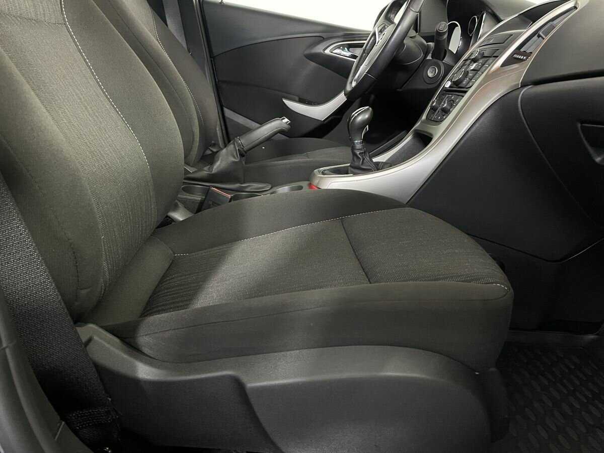 Б/У Опель Астра 2010 года. Фото: #13