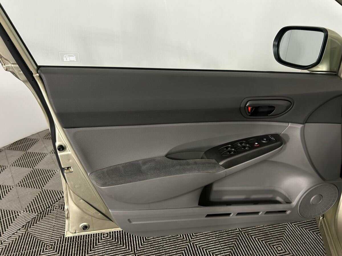 Б/У Хонда Цивик 2007 года. Фото: #6