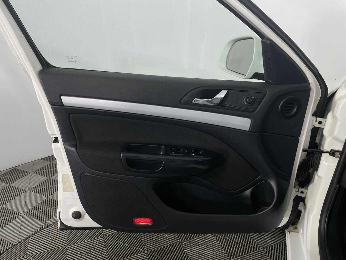 Б/У Шкода Октавия 2011 года. Фото: #7