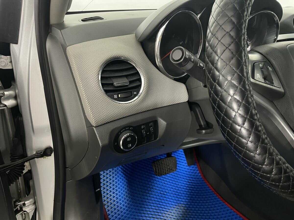 Б/У Шевроле Круз 2010 года. Фото: #8