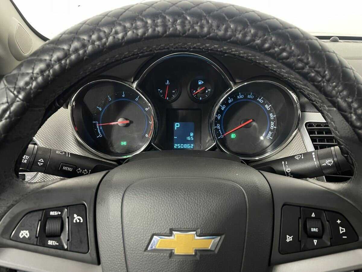 Б/У Шевроле Круз 2010 года. Фото: #10