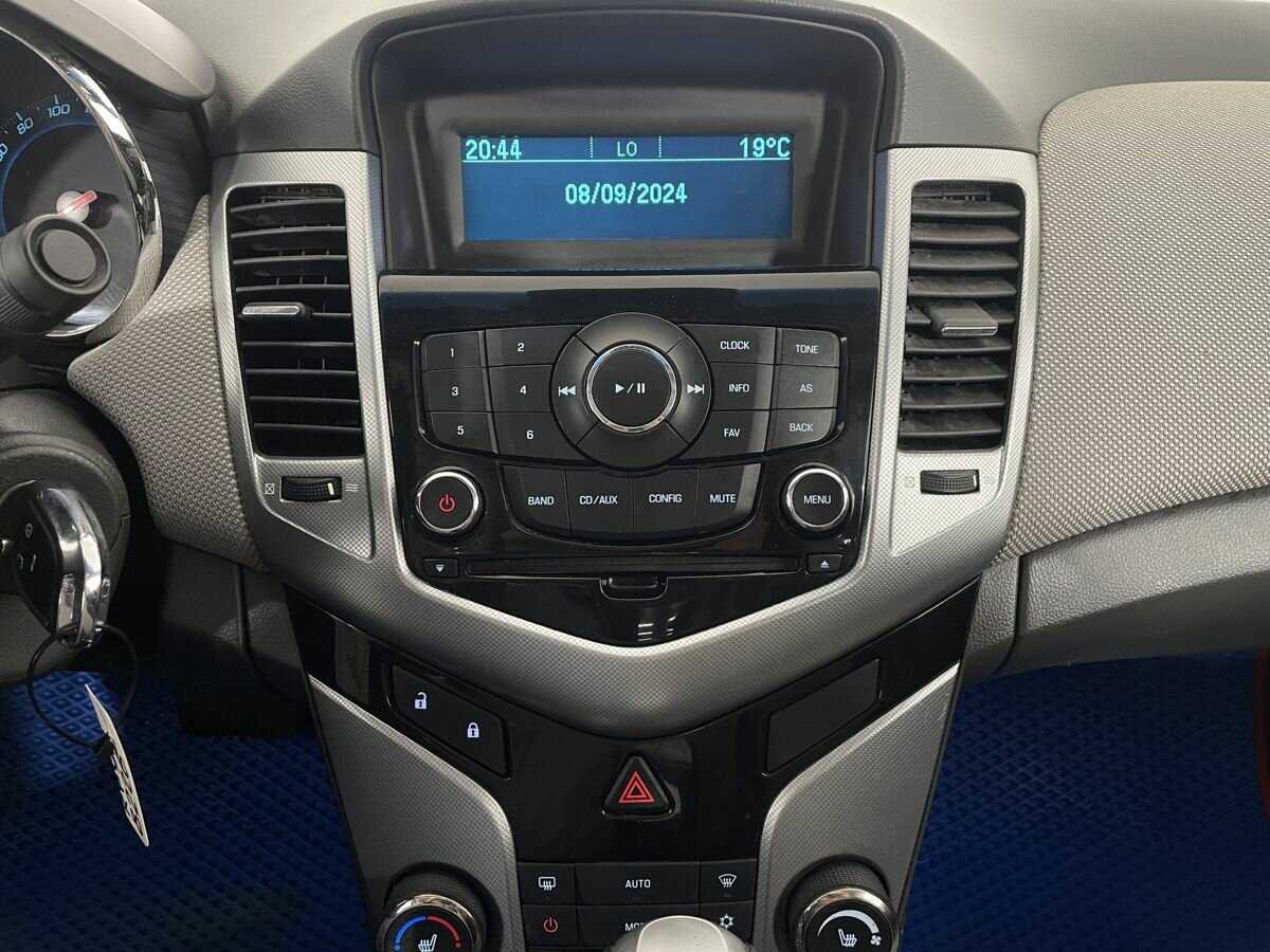 Б/У Шевроле Круз 2010 года. Фото: #11