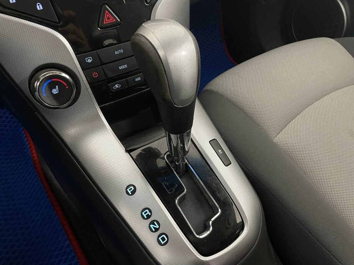 Б/У Шевроле Круз 2010 года. Фото: #12