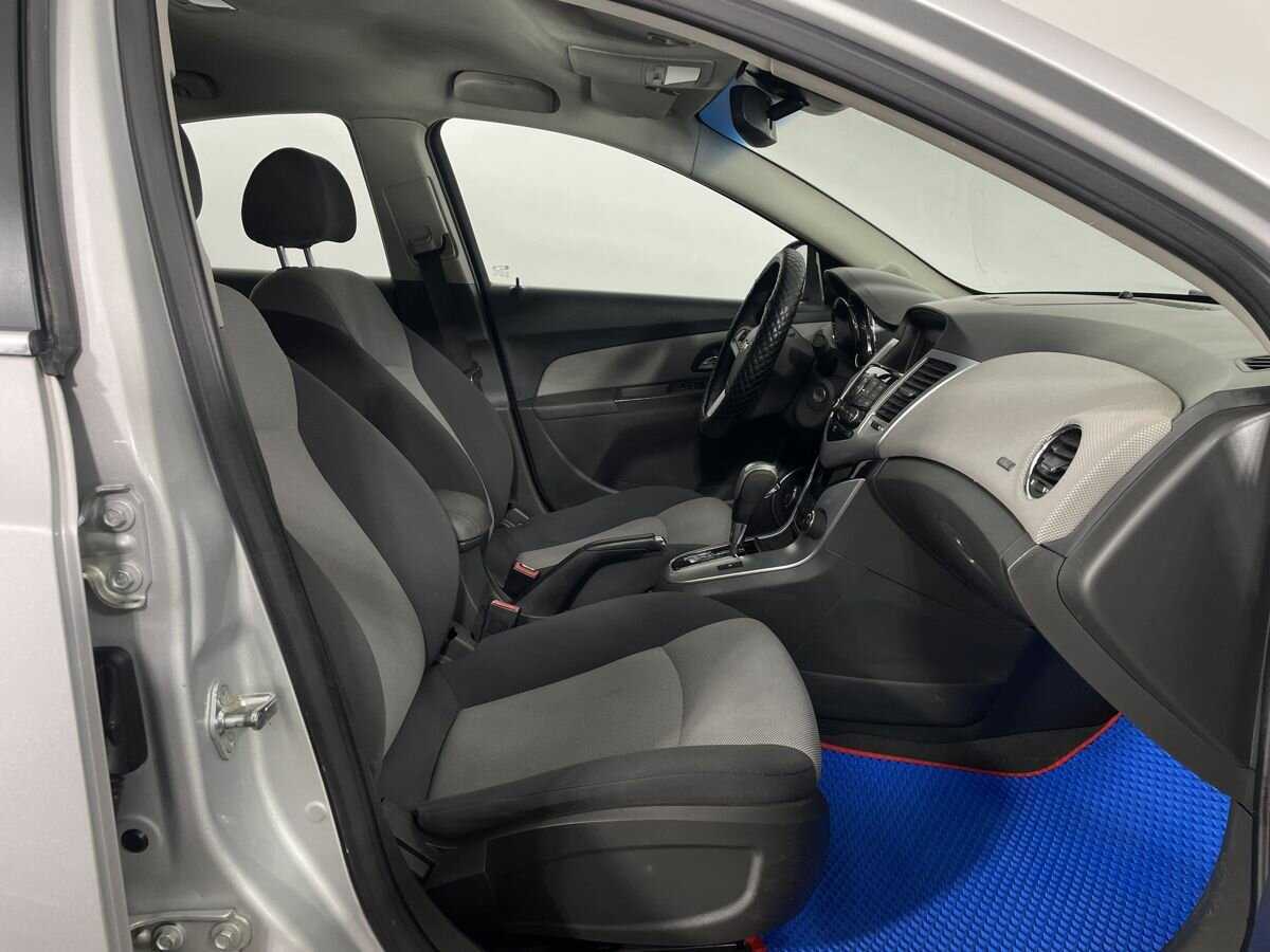 Б/У Шевроле Круз 2010 года. Фото: #13