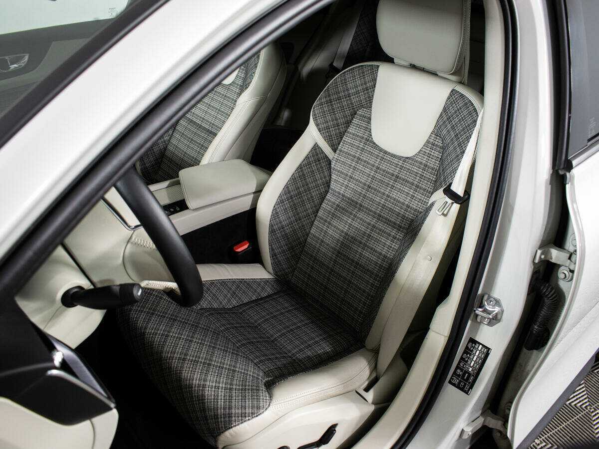 Б/У Вольво В60 Кросс Кантри 2019 года. Фото: #13