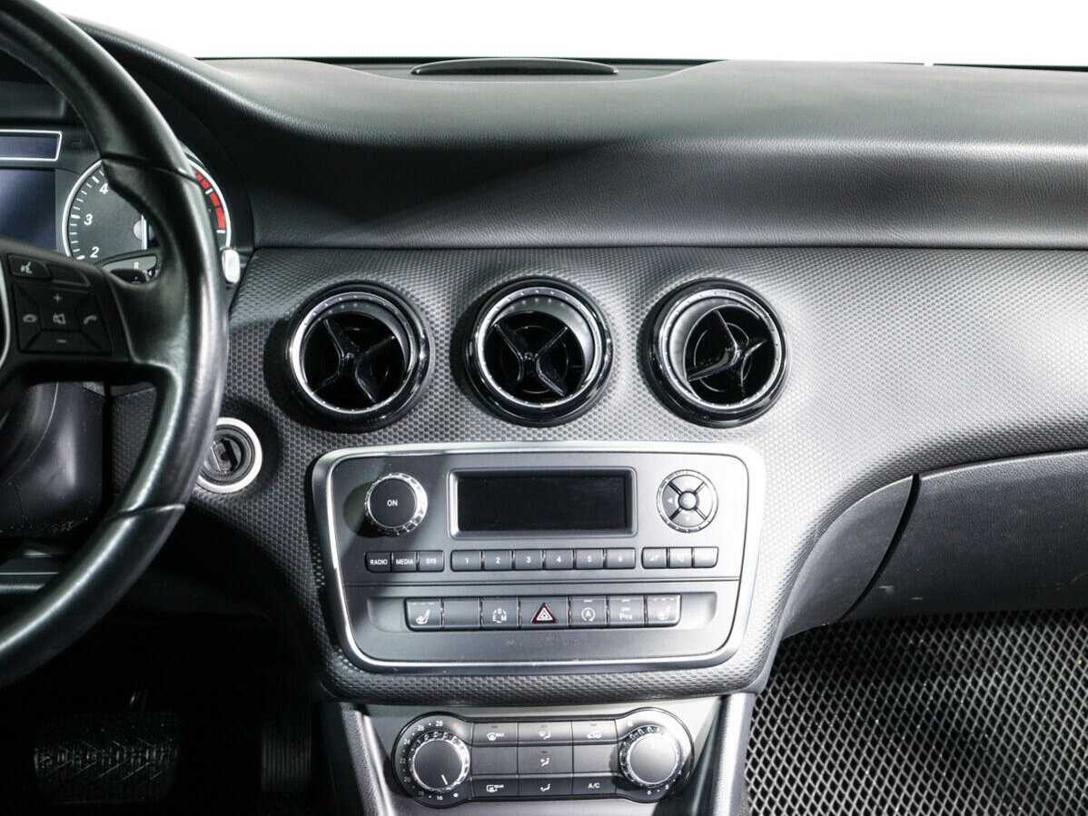 Б/У Мерседес-Бенц А-Класс 2015 года. Фото: #12