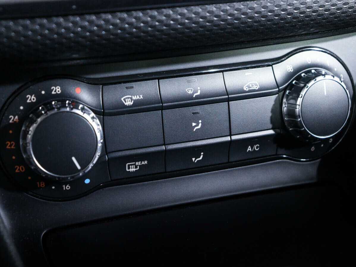 Б/У Мерседес-Бенц А-Класс 2015 года. Фото: #14