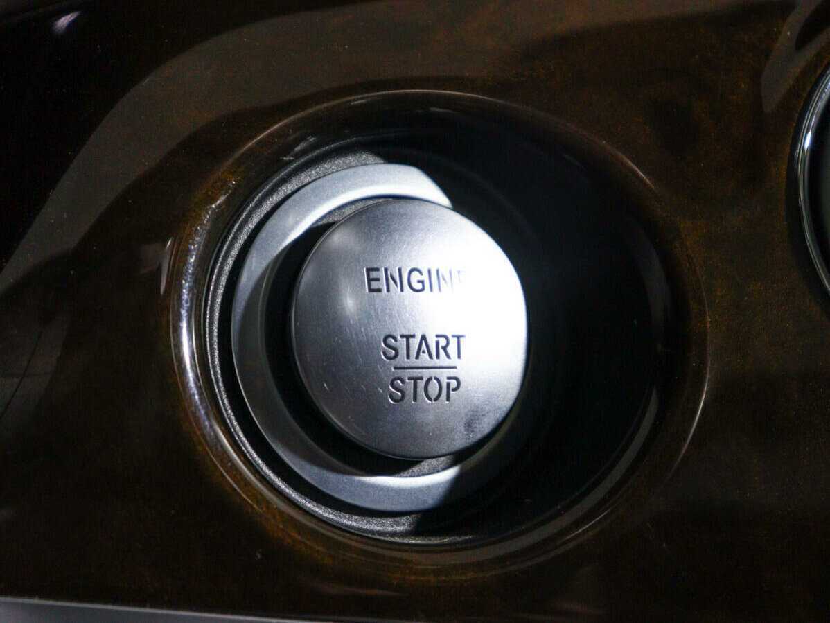 Б/У Мерседес-Бенц Майбах С-Класс 2015 года. Фото: #31