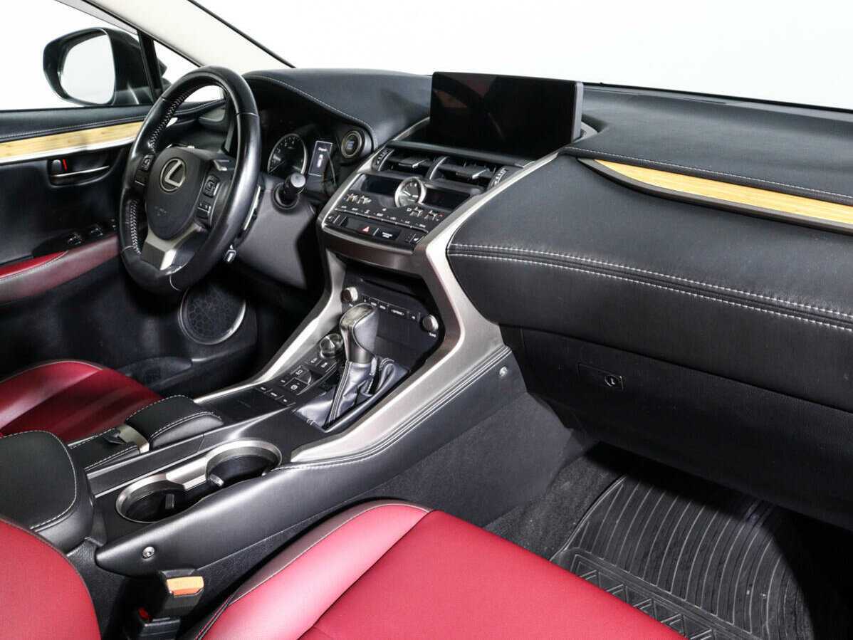 Б/У Лексус Н-Икс 2018 года. Фото: #6