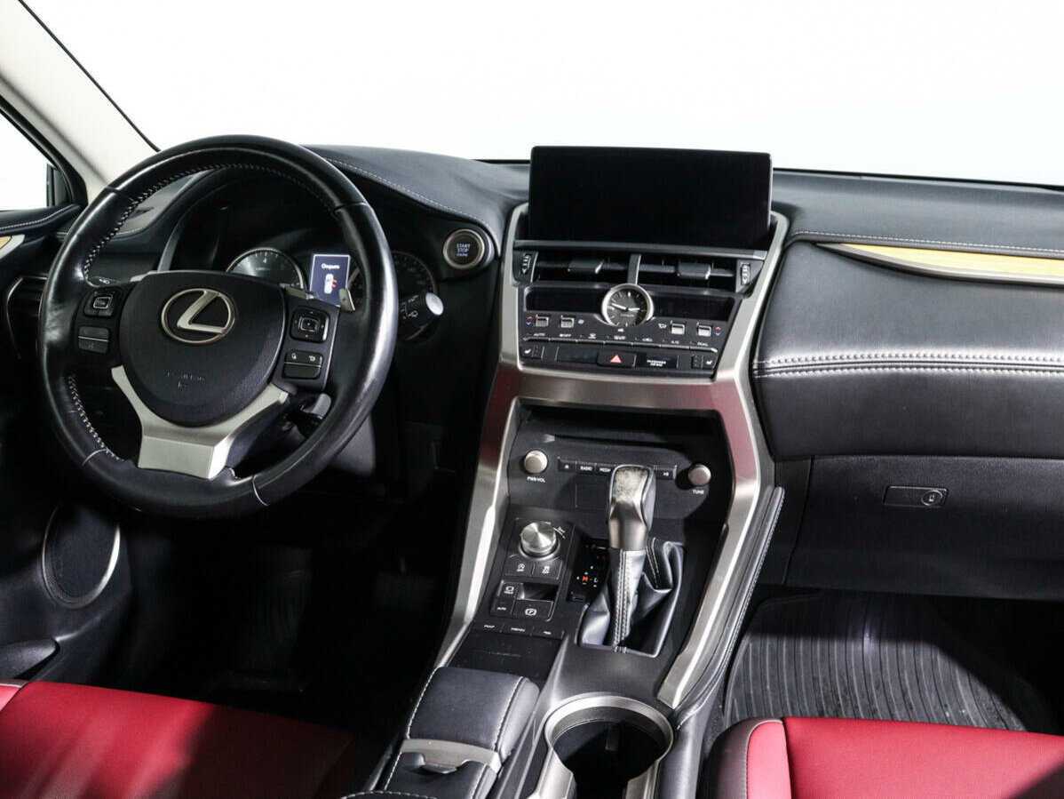 Б/У Лексус Н-Икс 2018 года. Фото: #9