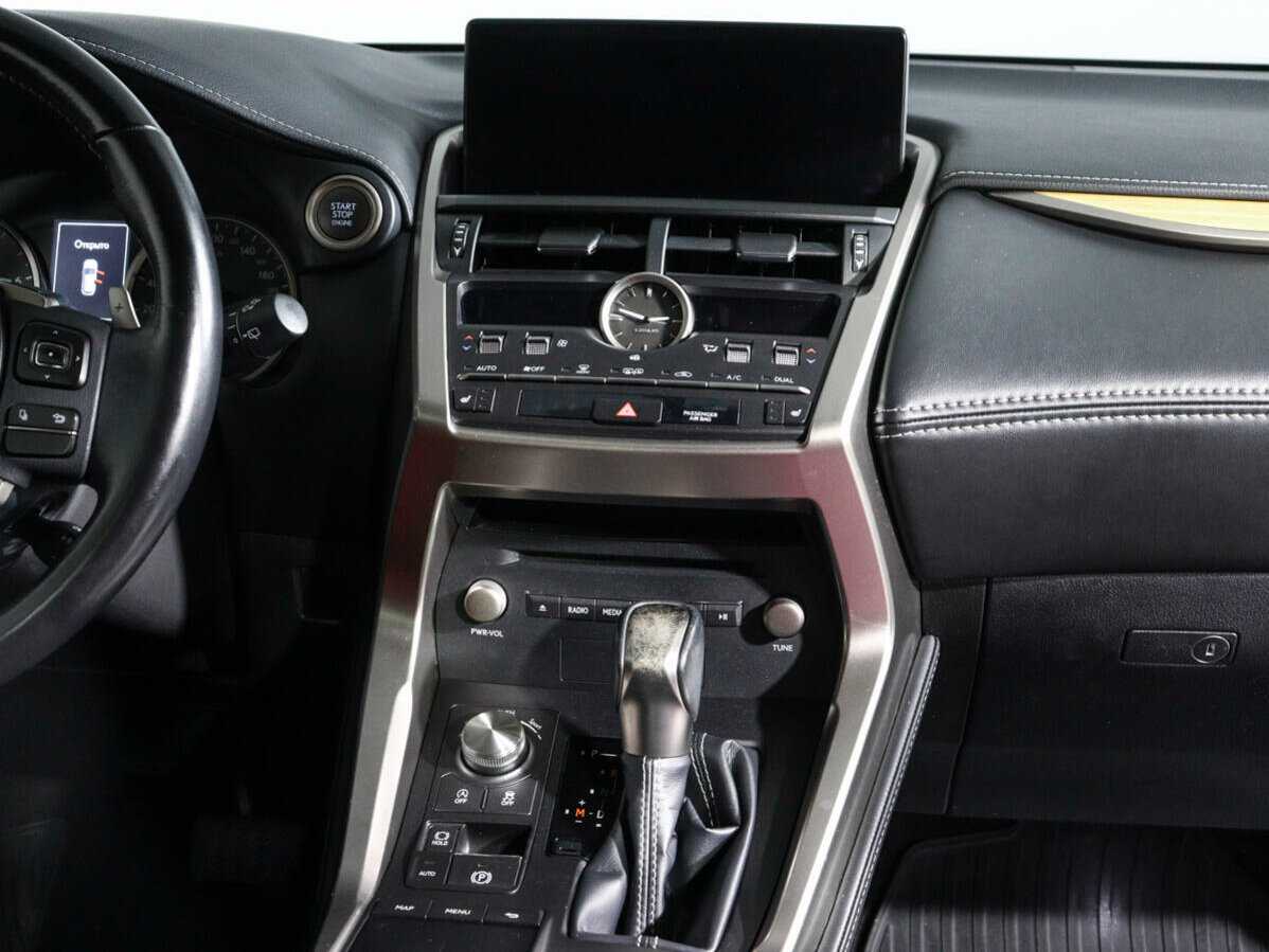 Б/У Лексус Н-Икс 2018 года. Фото: #10