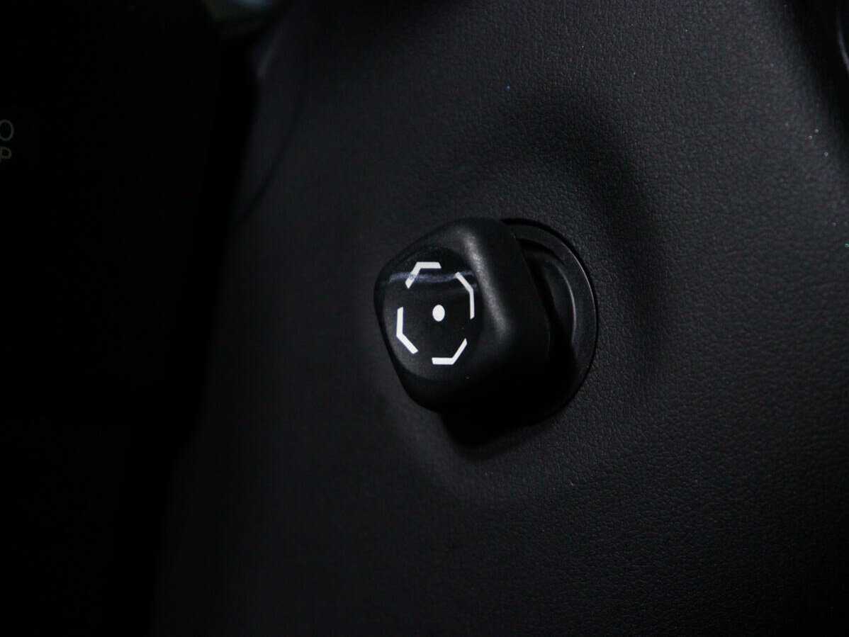 Б/У Лексус Н-Икс 2018 года. Фото: #14