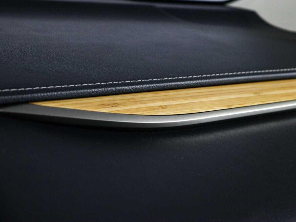 Б/У Лексус Н-Икс 2018 года. Фото: #23