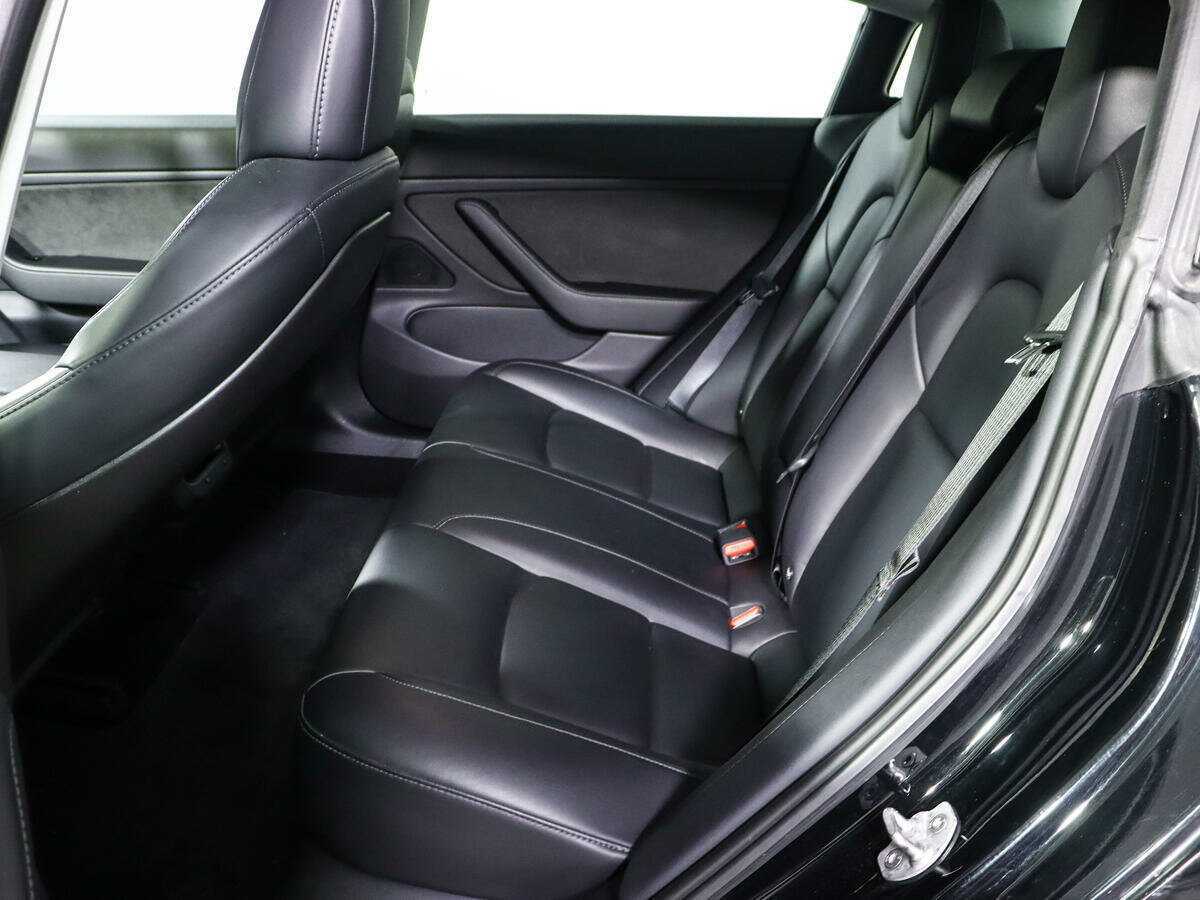 Б/У Тесла Модел 3 2018 года. Фото: #7