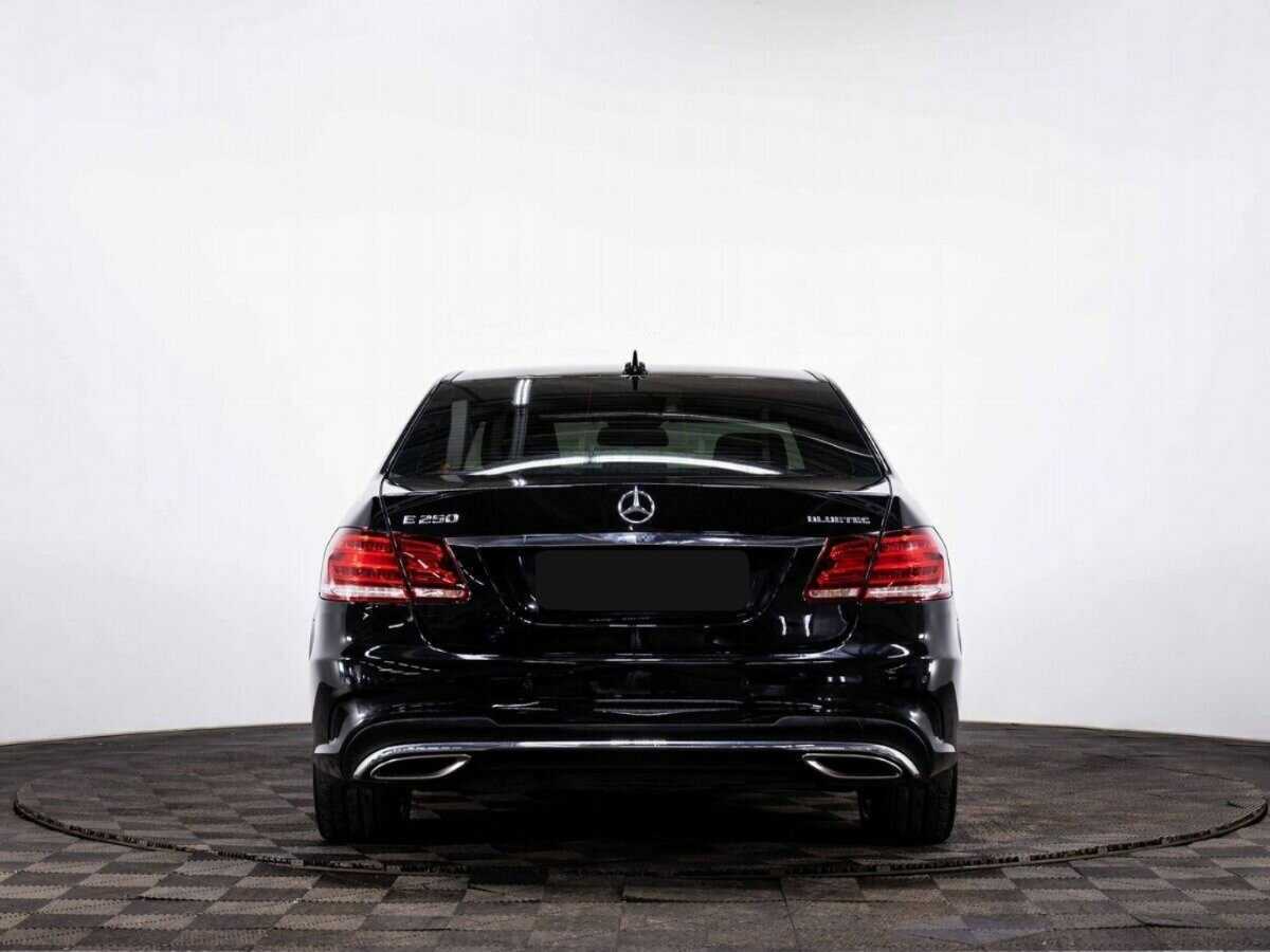 Б/У Мерседес-Бенц Е-Класс 2015 года. Фото: #4