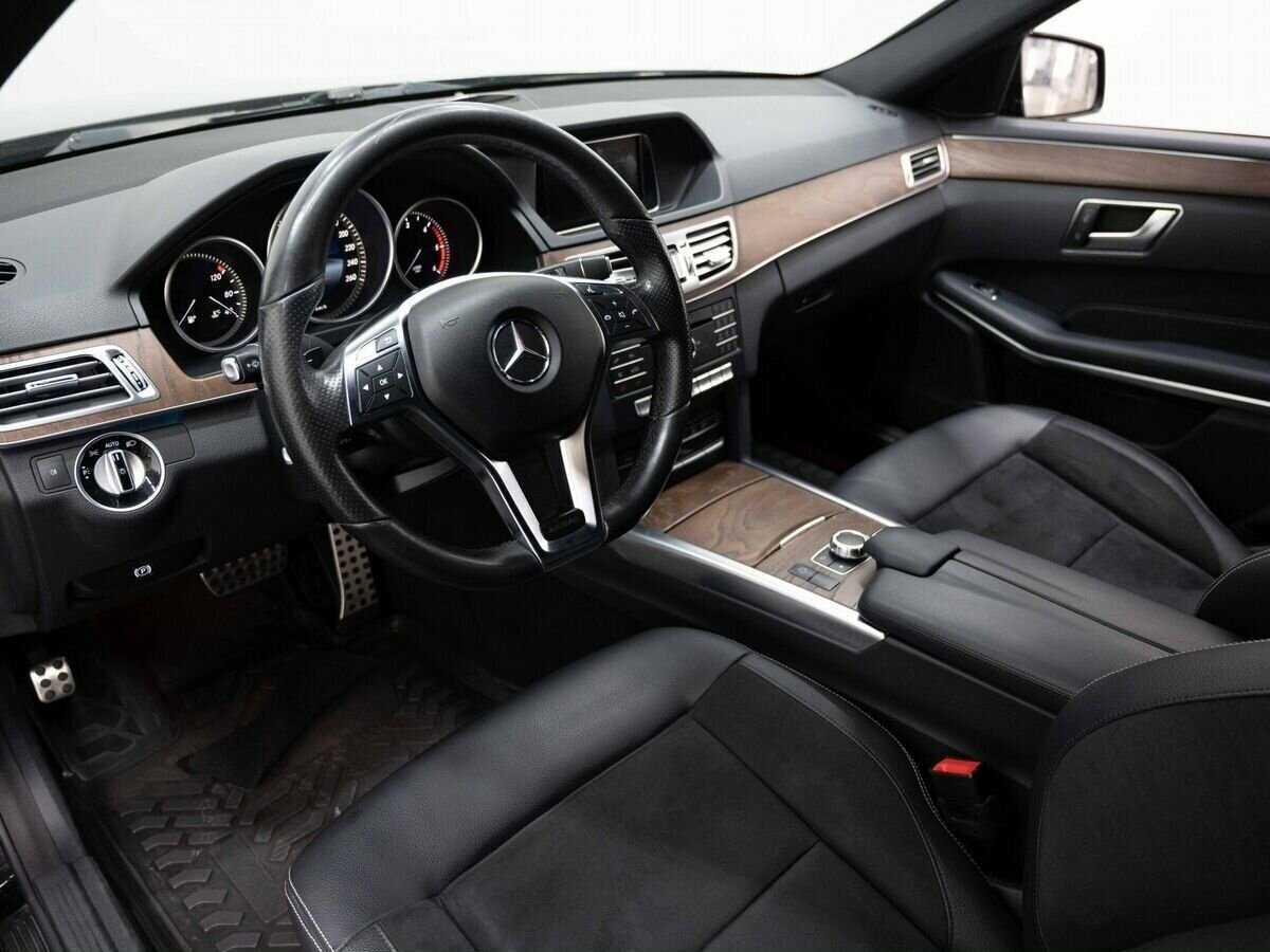 Б/У Мерседес-Бенц Е-Класс 2015 года. Фото: #6