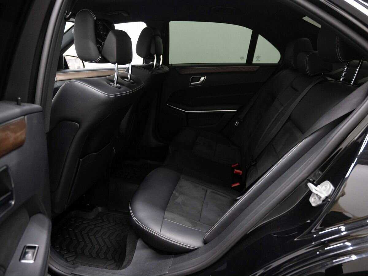 Б/У Мерседес-Бенц Е-Класс 2015 года. Фото: #8