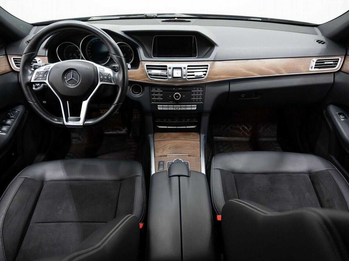 Б/У Мерседес-Бенц Е-Класс 2015 года. Фото: #13