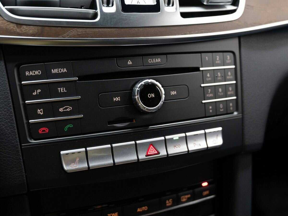 Б/У Мерседес-Бенц Е-Класс 2015 года. Фото: #21