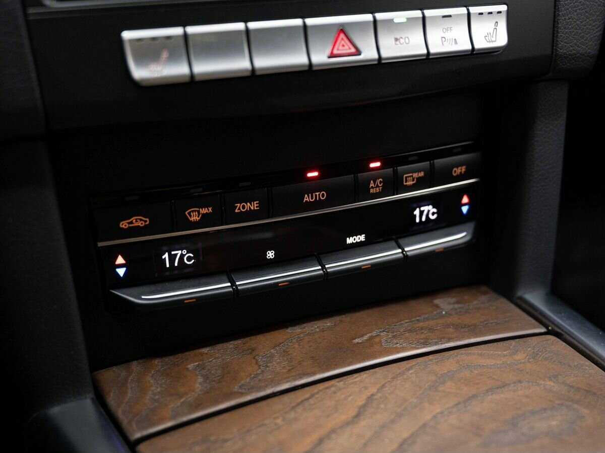 Б/У Мерседес-Бенц Е-Класс 2015 года. Фото: #22