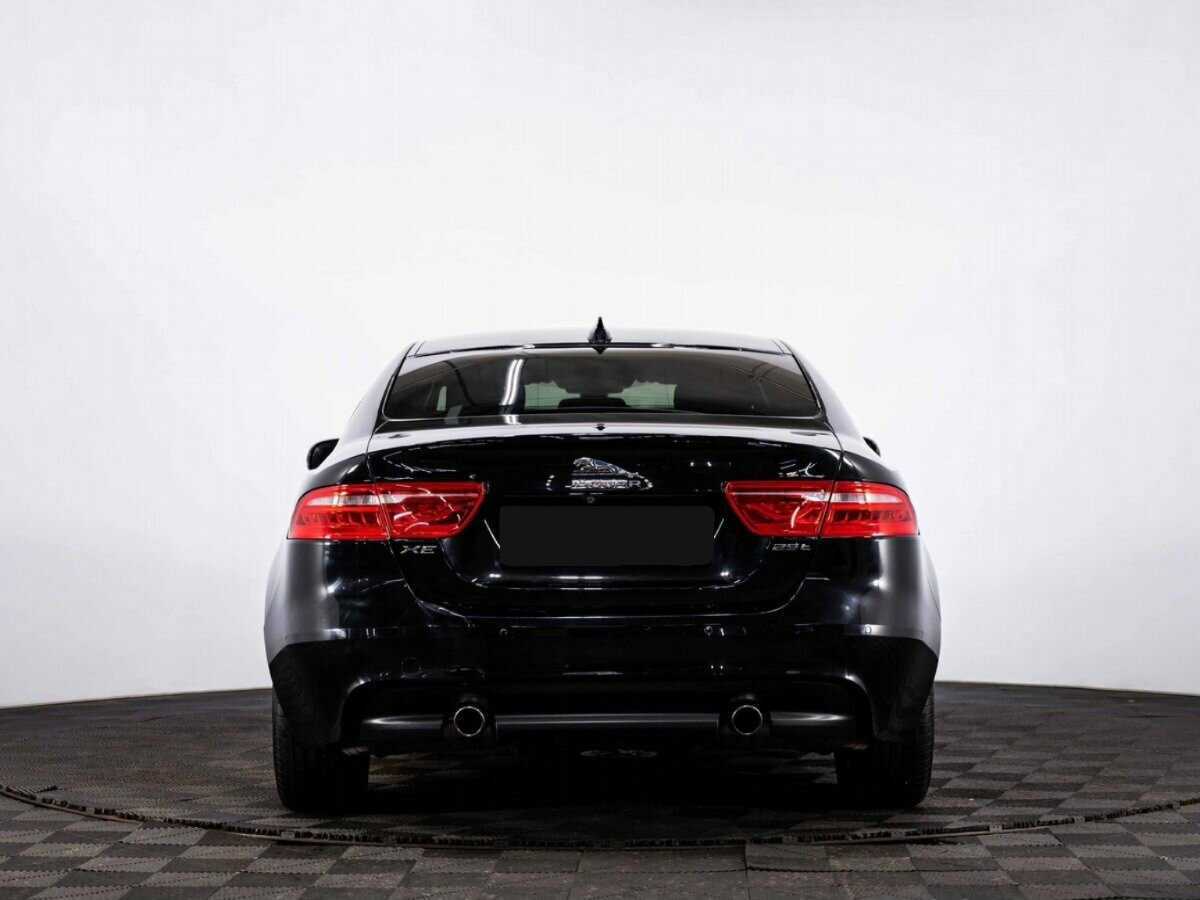 Б/У Ягуар ИксЕ 2016 года. Фото: #4