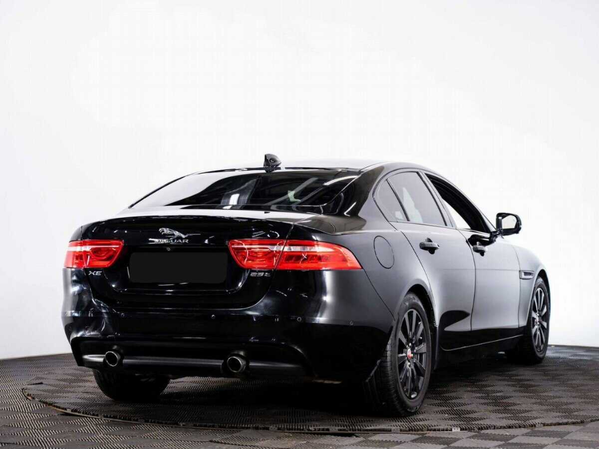 Б/У Ягуар ИксЕ 2016 года. Фото: #5