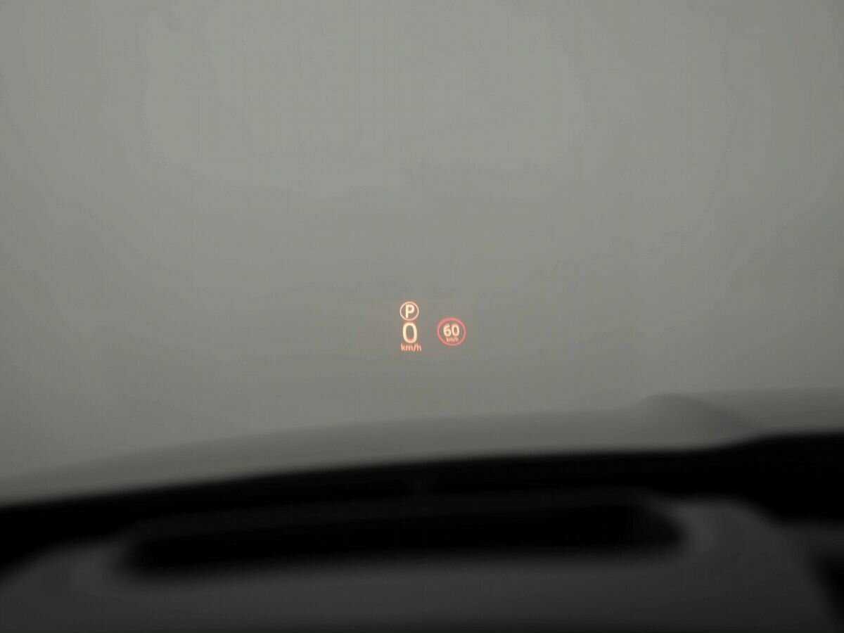 Б/У Ягуар ИксЕ 2016 года. Фото: #24