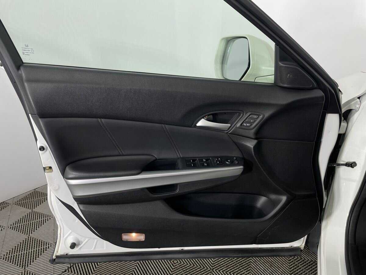 Б/У Хонда Кросстур 2014 года. Фото: #7