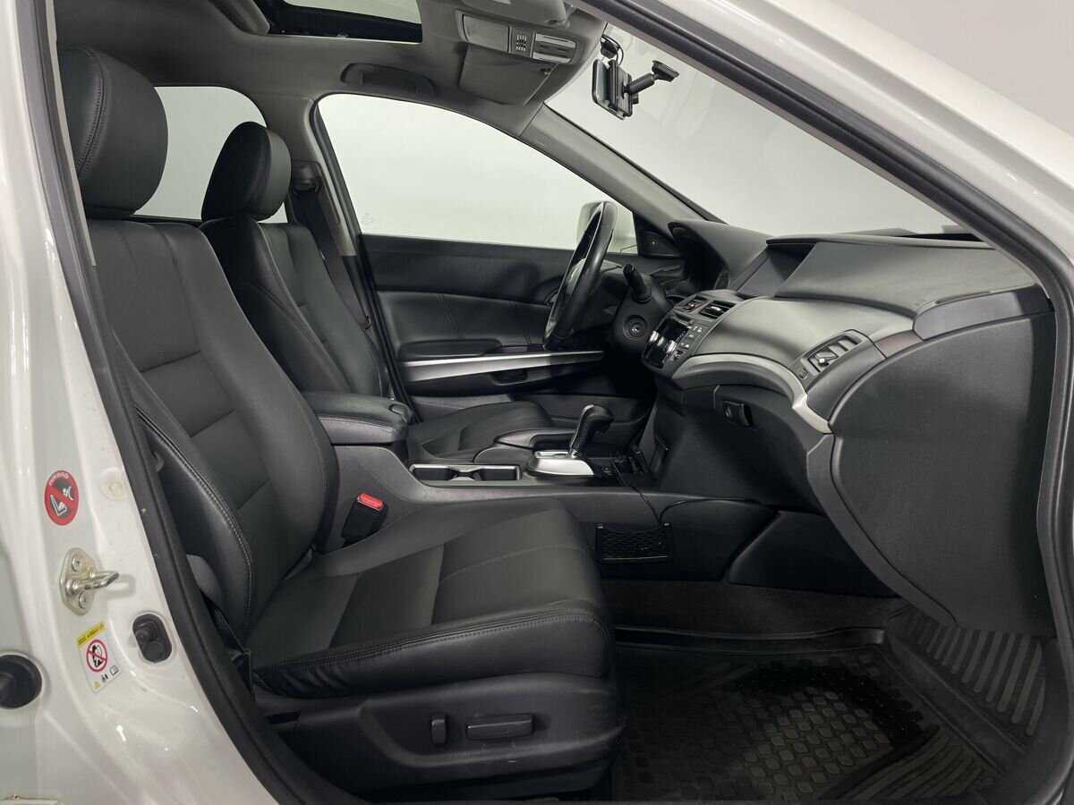 Б/У Хонда Кросстур 2014 года. Фото: #13