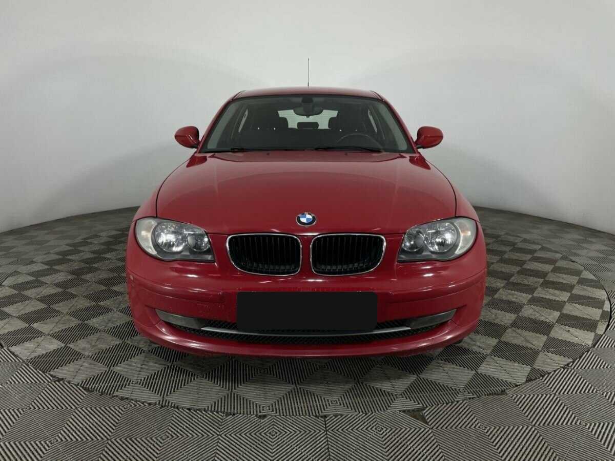 Б/У БМВ 1 серии 2010 года. Фото: #1