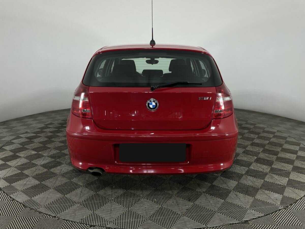 Б/У БМВ 1 серии 2010 года. Фото: #2