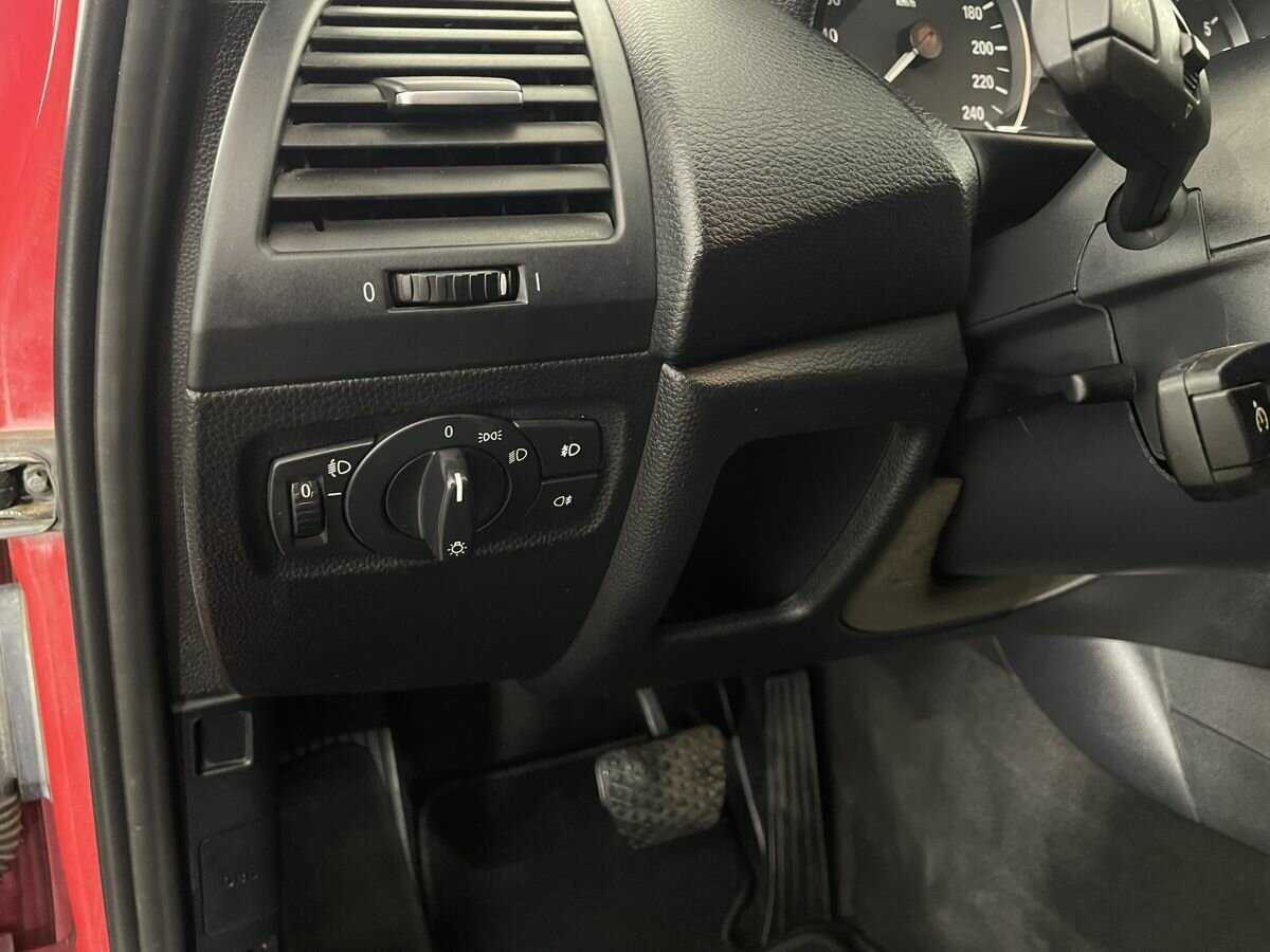 Б/У БМВ 1 серии 2010 года. Фото: #7