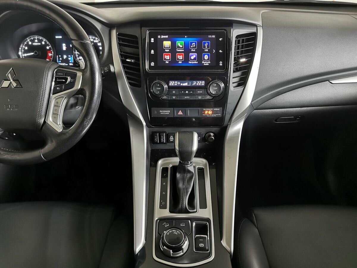 Mitsubishi Pajero Sport 2017 года с пробегом. Фото: #10
