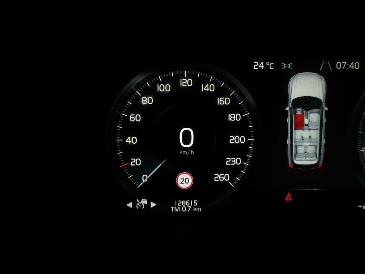 Б/У Вольво ИксЦ90 2015 года. Фото: #16