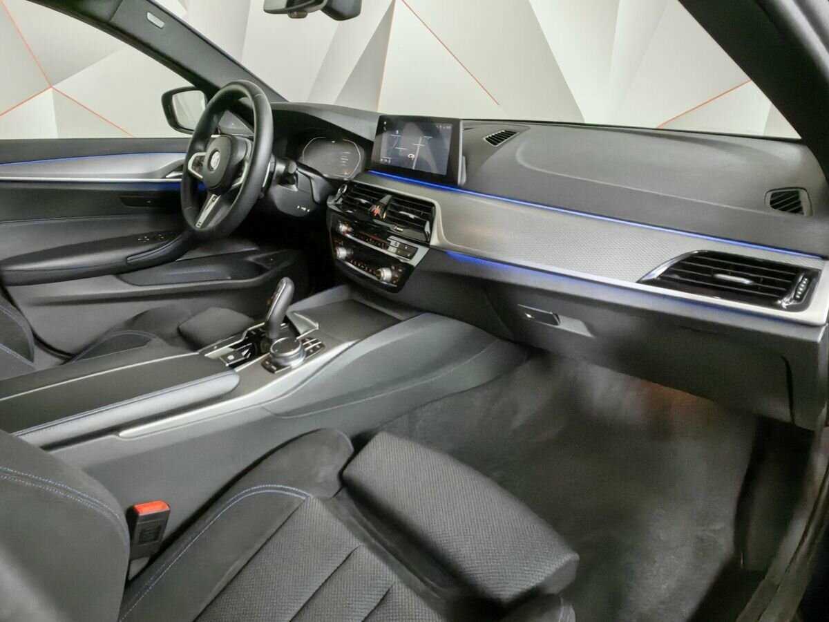 Б/У БМВ 5 серии 2018 года. Фото: #8